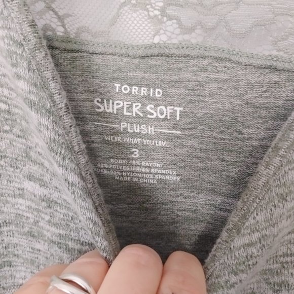 Torrid Green  Top Plus Size 3X - Picture 2 of 3